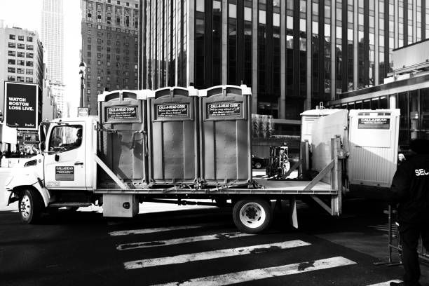 Best Emergency porta potty rental  in Burnsville, MN